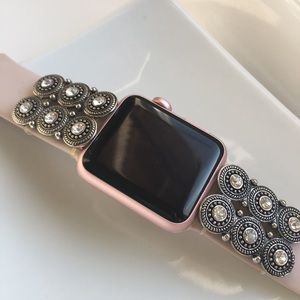 Bundle 🛍💞3/$50 👛🛍 Apple Watch Jewelry